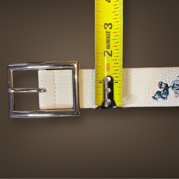 White House Black Market Women’s White Leather Floral Embroidered Hip Belt - XS - Picture 8 of 8